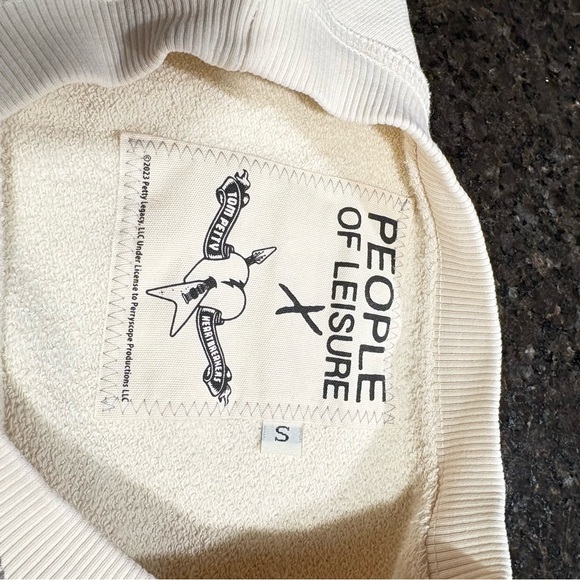 People of Leisure
Tom Petty sweatshirt - Picture 4 of 7